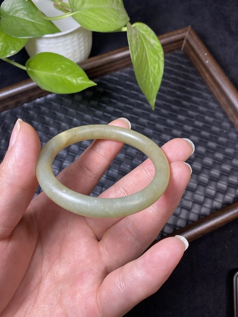 古玩玉器和田玉雕“素紋手鐲”真品鑒賞圖