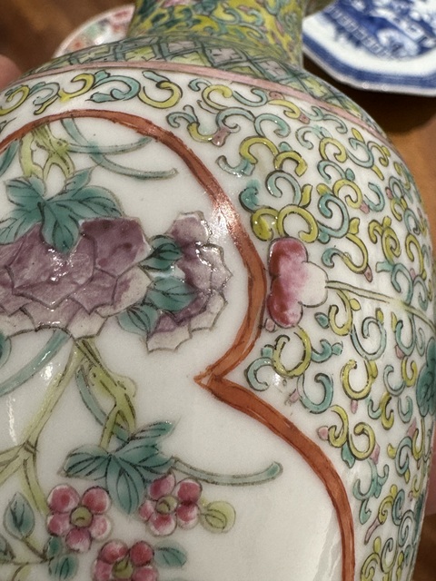 古玩陶瓷花鳥紋粉彩瓶真品鑒賞圖