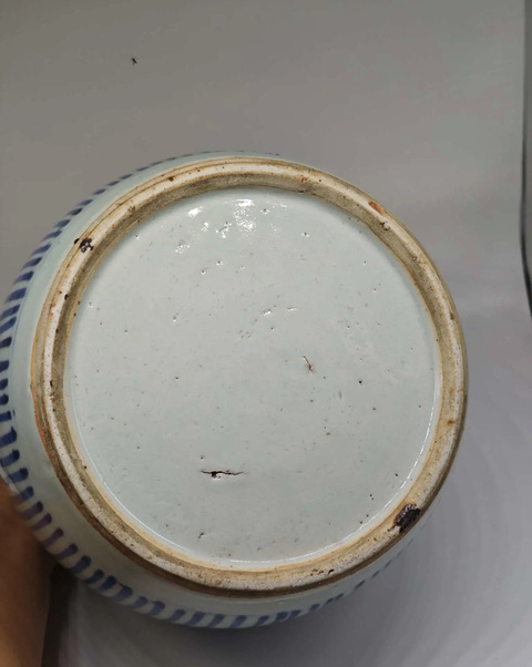 古玩陶瓷清中期花卉紋青花罐拍賣,當(dāng)前價(jià)格299元