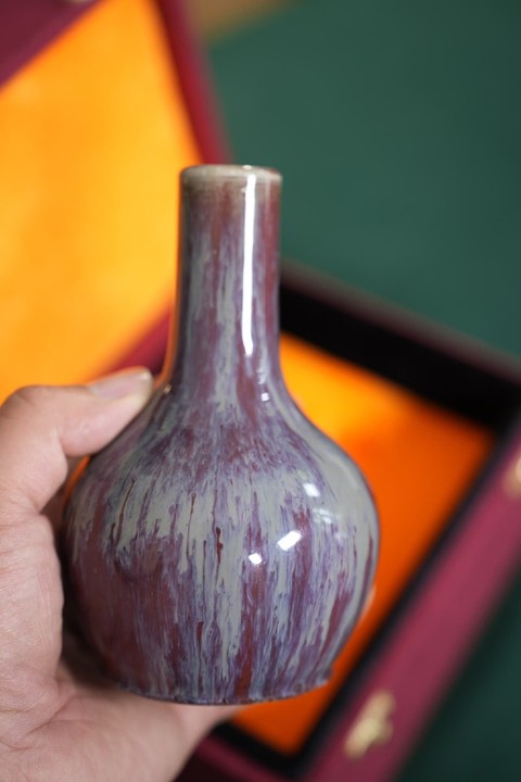 古玩陶瓷窯變釉賞瓶真品鑒賞圖