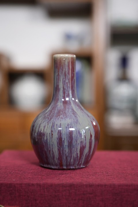 古玩陶瓷窯變釉賞瓶真品鑒賞圖
