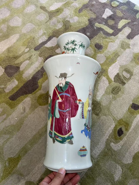 古玩陶瓷粉彩人物故事紋撇口瓶真品鑒賞圖