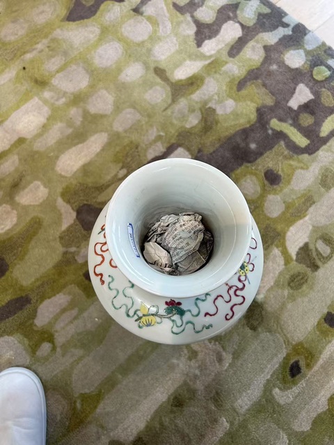 古玩陶瓷粉彩人物故事紋撇口瓶真品鑒賞圖