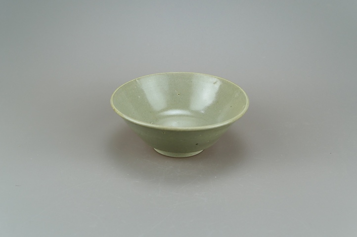 古玩陶瓷明代龍泉窯青瓷唇口碗拍賣，當前價格132元