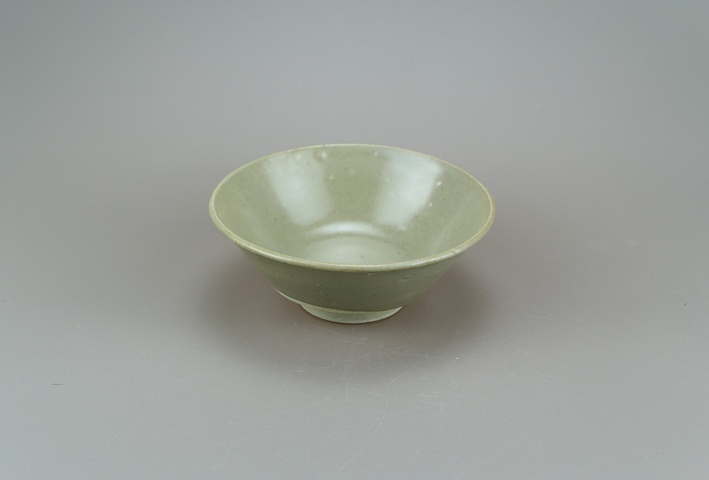 古玩陶瓷明代龍泉窯青瓷唇口碗拍賣，當前價格132元