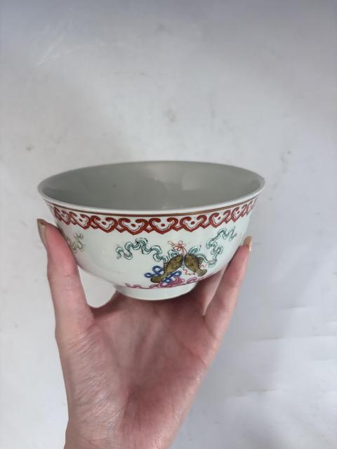 古玩陶瓷佛家八寶粉彩碗真品鑒賞圖