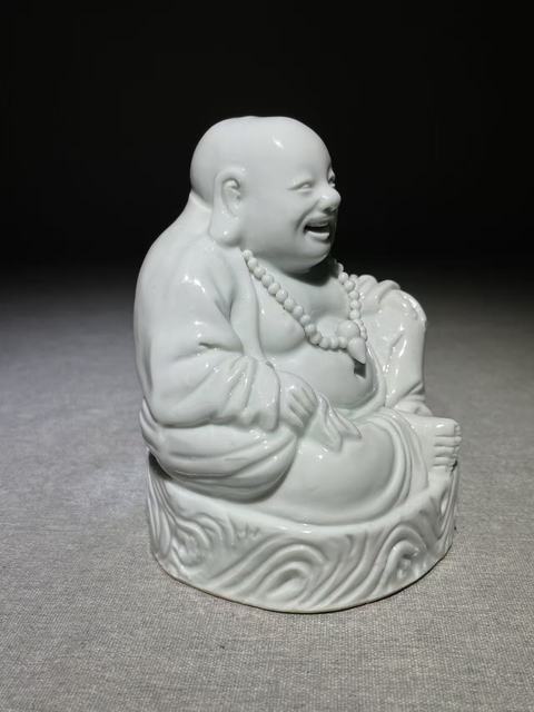 古玩陶瓷德化窯白釉彌勒笑佛真品鑒賞圖