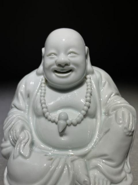 古玩陶瓷德化窯白釉彌勒笑佛真品鑒賞圖