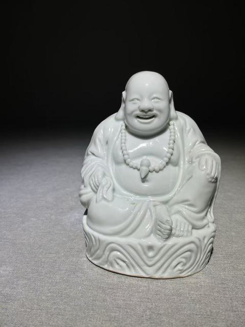 古玩陶瓷德化窯白釉彌勒笑佛真品鑒賞圖