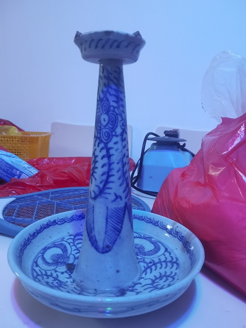 古玩陶瓷青花淡描花卉紋燭臺真品鑒賞圖