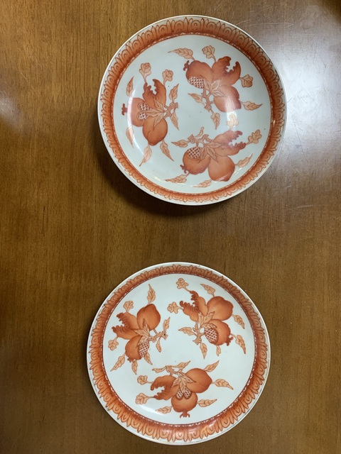 古玩陶瓷礬紅三多紋盤真品鑒賞圖