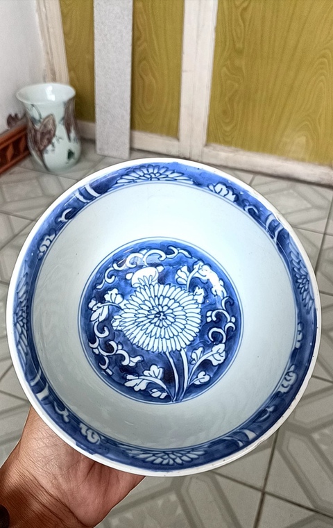古玩陶瓷雙藍圈雙魚紋款青花留白菊花碗真品鑒賞圖