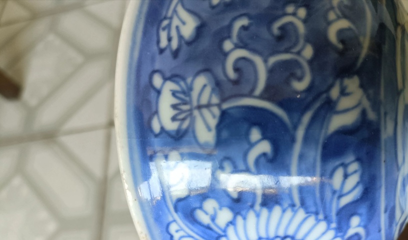 古玩陶瓷雙藍圈雙魚紋款青花留白菊花碗真品鑒賞圖
