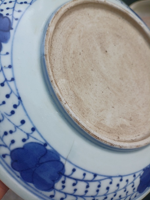 古玩陶瓷一束蓮青花盤真品鑒賞圖