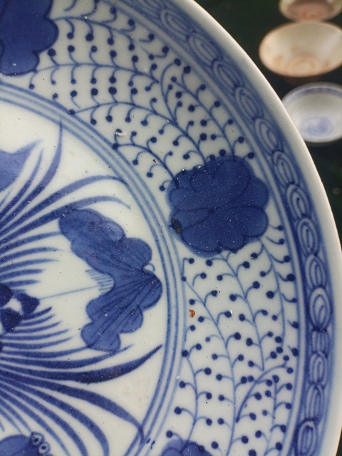 古玩陶瓷一束蓮青花盤真品鑒賞圖