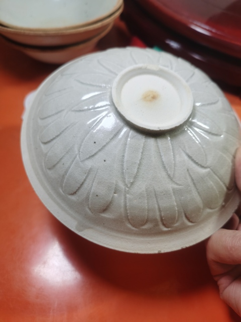 古玩陶瓷青白釉刻仰蓮紋碗真品鑒賞圖