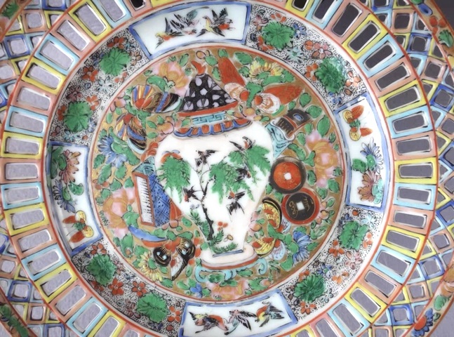 古玩陶瓷廣彩花鳥婁空盤真品鑒賞圖