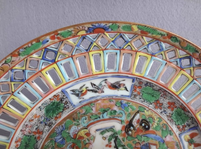 古玩陶瓷廣彩花鳥婁空盤真品鑒賞圖