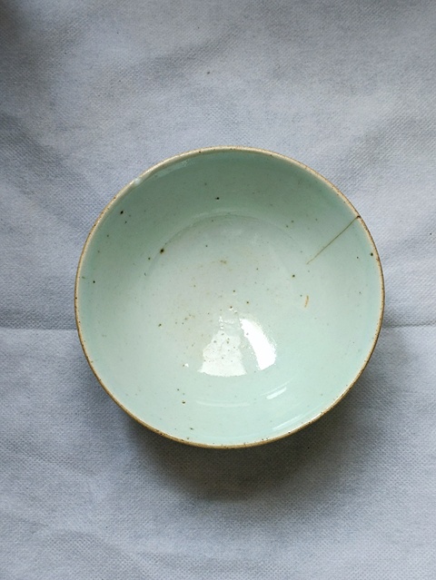 古玩陶瓷清代豆青釉碗拍賣,當前價格38元