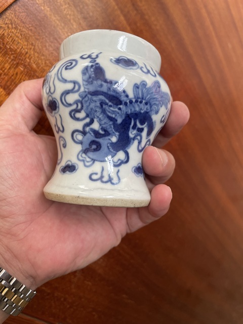 古玩陶瓷青花獅子滾銹球紋罐真品鑒賞圖