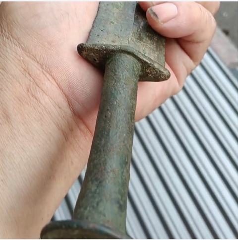 古玩銅器戰國青銅劍真品鑒賞圖