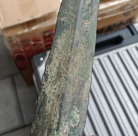 古玩銅器戰國青銅劍真品鑒賞圖