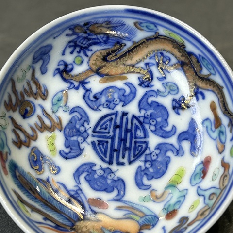 古玩陶瓷青花加彩龍紋盤真品鑒賞圖