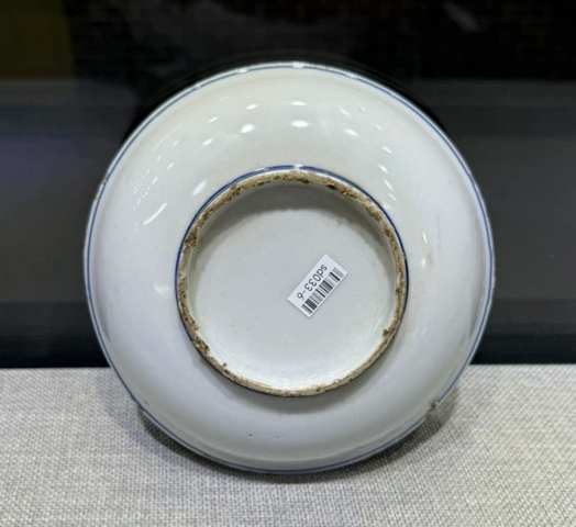 古玩陶瓷青花盤真品鑒賞圖