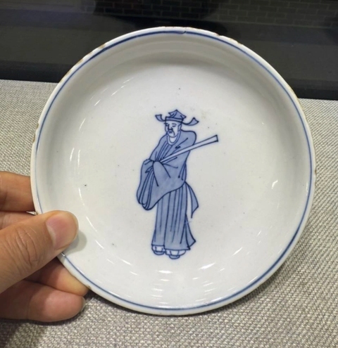 古玩陶瓷青花盤真品鑒賞圖