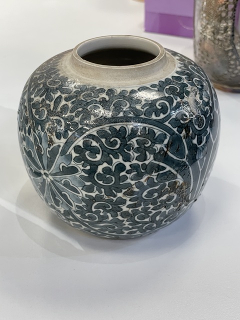古玩陶瓷青花纏枝牡丹花卉紋罐真品鑒賞圖