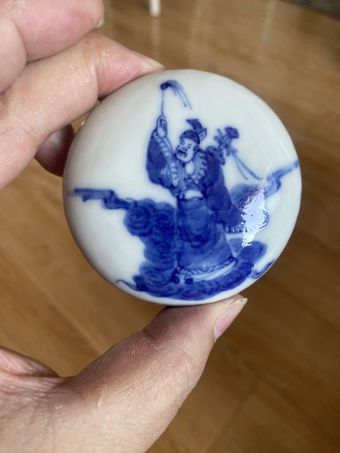 古玩陶瓷青花人物印盒真品鑒賞圖