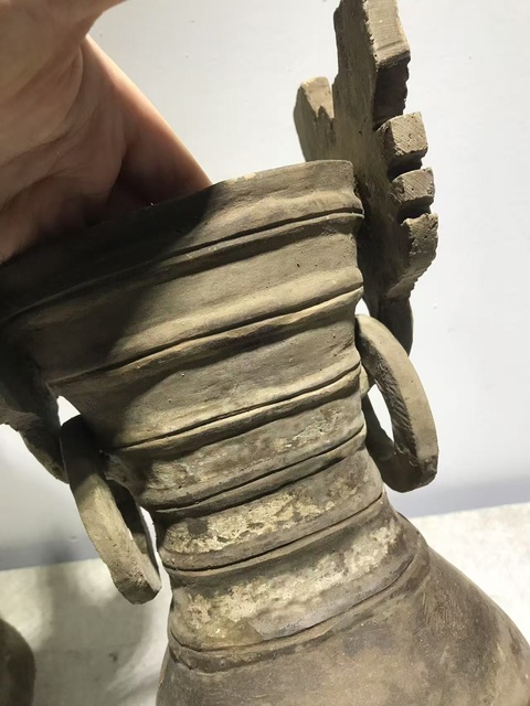 古玩陶瓷秦·銜環陶尊一對真品鑒賞圖
