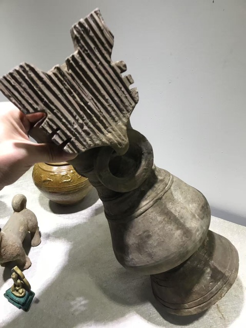 古玩陶瓷秦·銜環陶尊一對真品鑒賞圖
