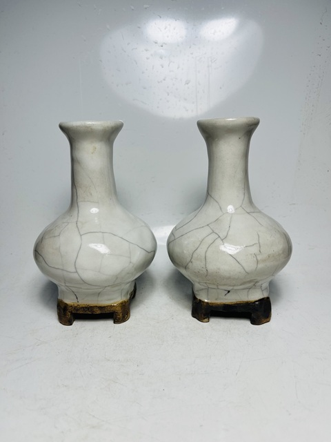 古玩陶瓷哥釉瓶真品鑒賞圖