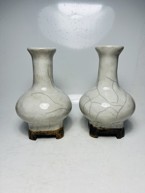 古玩陶瓷哥釉瓶真品鑒賞圖