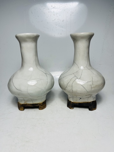 古玩陶瓷哥釉瓶真品鑒賞圖