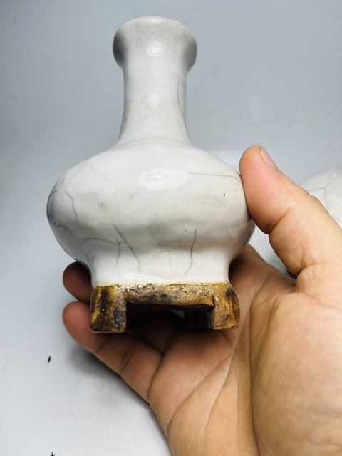 古玩陶瓷哥釉瓶真品鑒賞圖