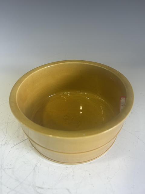 古玩陶瓷黃釉水呈真品鑒賞圖