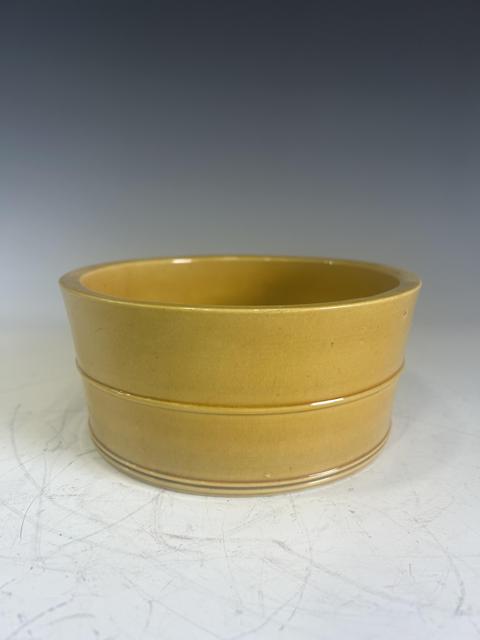 古玩陶瓷黃釉水呈真品鑒賞圖