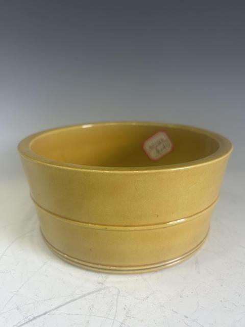 古玩陶瓷黃釉水呈真品鑒賞圖