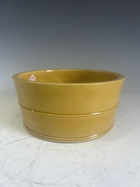 古玩陶瓷黃釉水呈真品鑒賞圖
