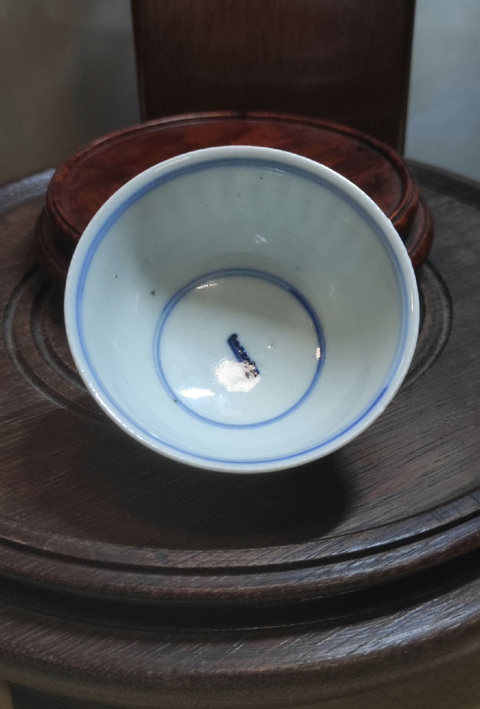 古玩陶瓷梵字紋青花杯真品鑒賞圖