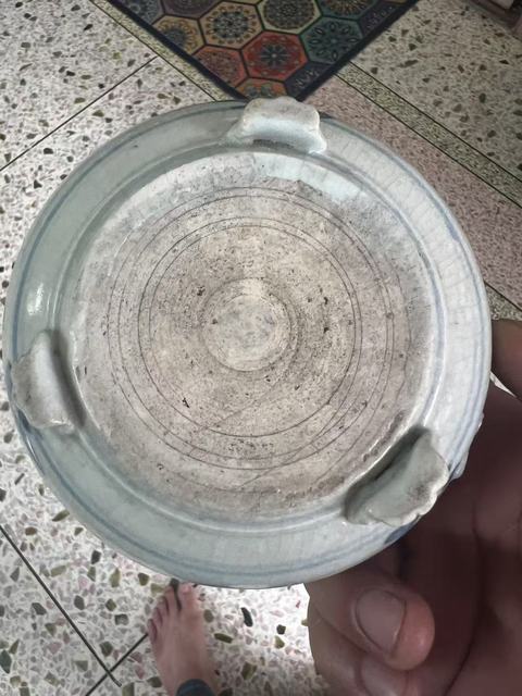 古玩陶瓷青花花卉紋三獸足爐真品鑒賞圖