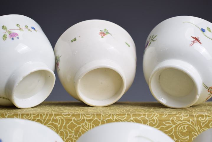 古玩陶瓷清中晚期粉彩花卉紋杯一組拍賣,當前價格276元