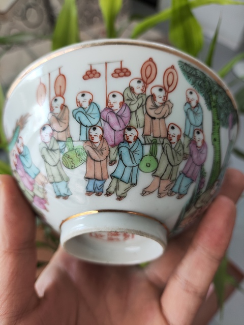古玩陶瓷粉彩百子鬧龍燈圖紋碗真品鑒賞圖