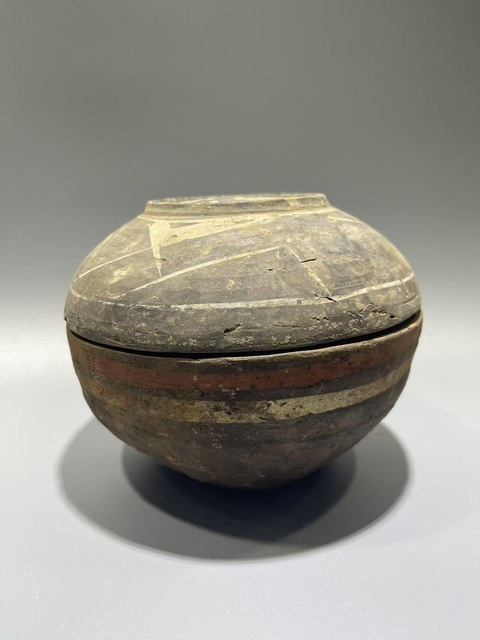 古玩陶瓷漢·灰陶彩繪蓋盒真品鑒賞圖