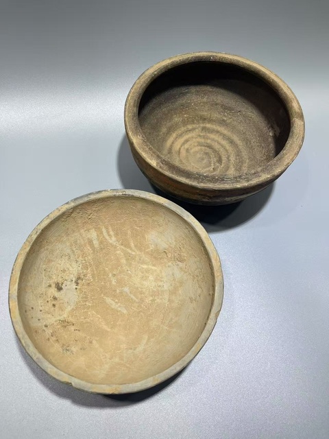 古玩陶瓷漢·灰陶彩繪蓋盒真品鑒賞圖