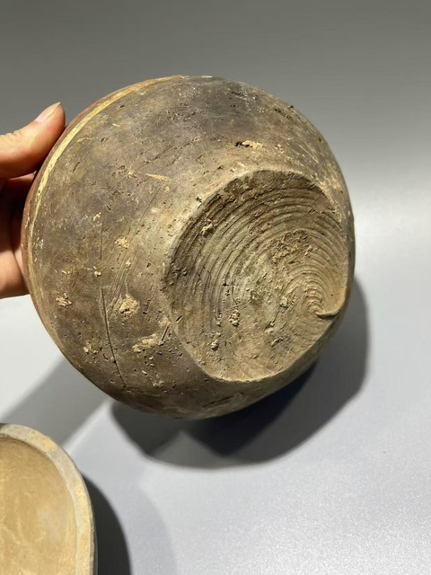 古玩陶瓷漢·灰陶彩繪蓋盒真品鑒賞圖