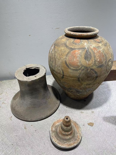 古玩陶瓷唐·彩繪塔式罐 一套真品鑒賞圖