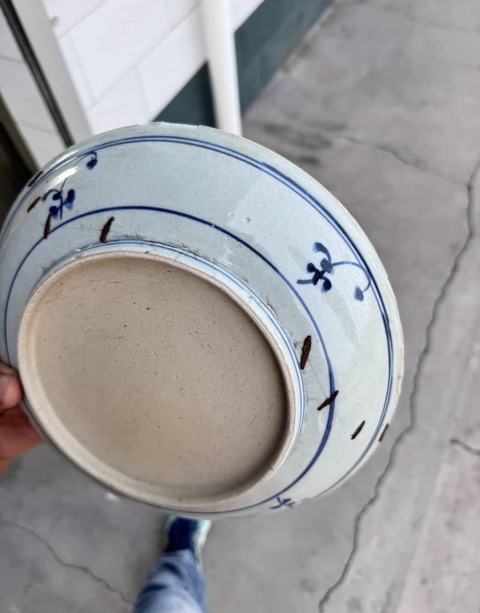 古玩陶瓷摩羯龍紋青花盤真品鑒賞圖